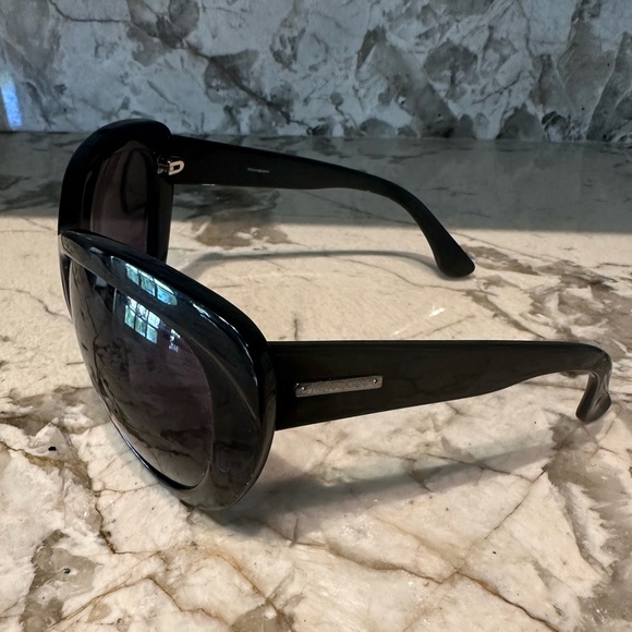 Yves Saint Laurent sunglasses. Model YSL6135 - Picture 5 of 7